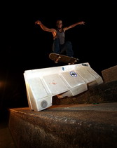 image: David Swick avoiding the 5-0 while slapping a 5-0 in the dark